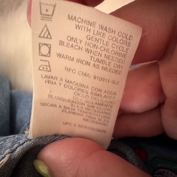 Vintage Bobbie Brooks‎ Light Blue Denim Top with embroidered flowers button up - Picture 7 of 9